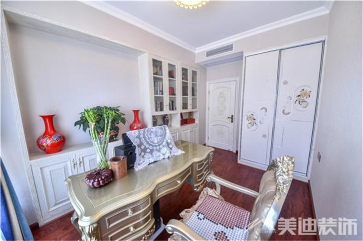 長沙洋湖公館裝修案例-臥室