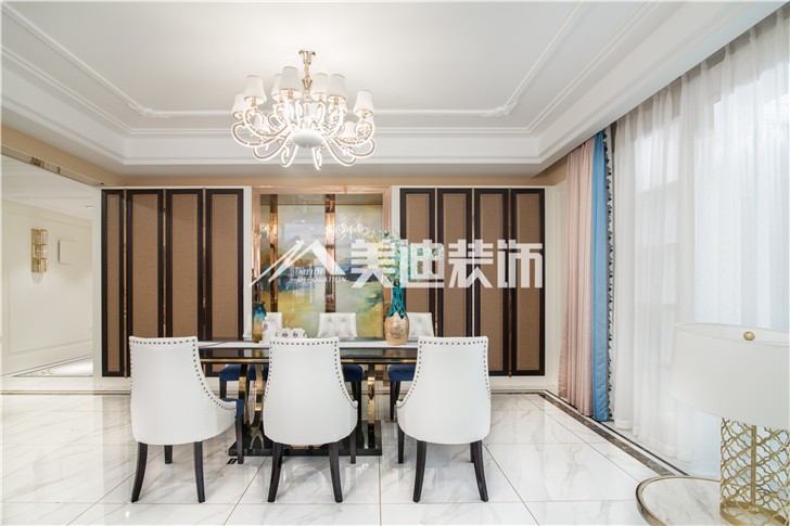 保利國際新奢古典風裝修案例圖—餐廳