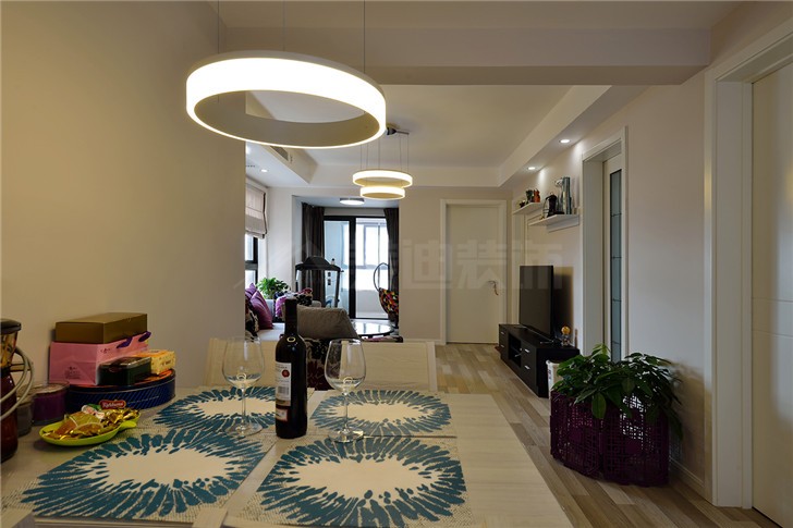 塞納公館110平現代裝修案例圖--客廳