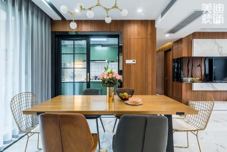 云頂梅溪湖160㎡現(xiàn)代簡(jiǎn)約風(fēng)格裝修案例實(shí)拍圖--餐廳